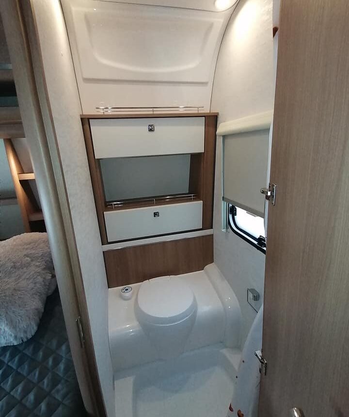 wc przyczepy kempingowej